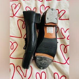Lady’s Tap shoes size 71/2